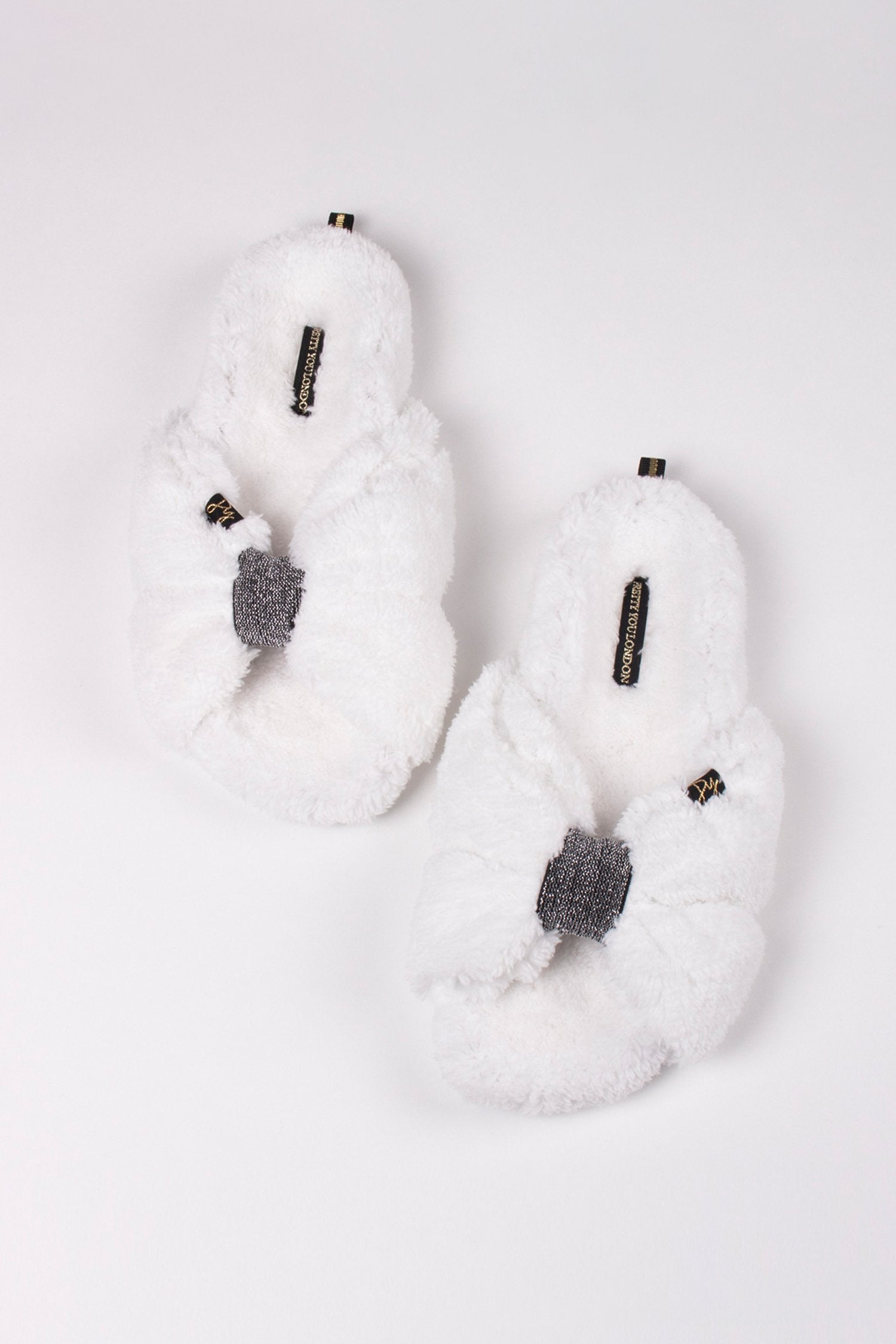 WOMEN'S SLIPPERS