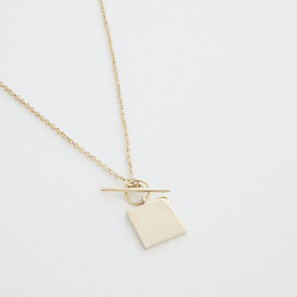 Gwyneth Toggle Charm Necklace - lolaluxeshop