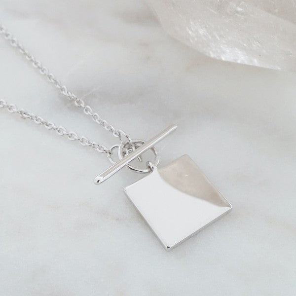 Gwyneth Toggle Charm Necklace - lolaluxeshop