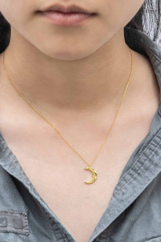 Crescent Moon Hammered Necklace - lolaluxeshop