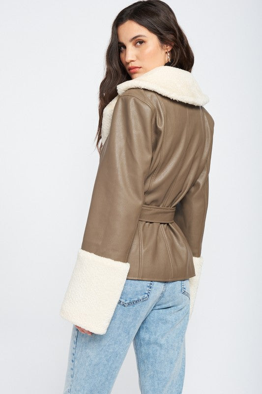 BELTED FAUX SHEARING TRIMMED JACKET - lolaluxeshop