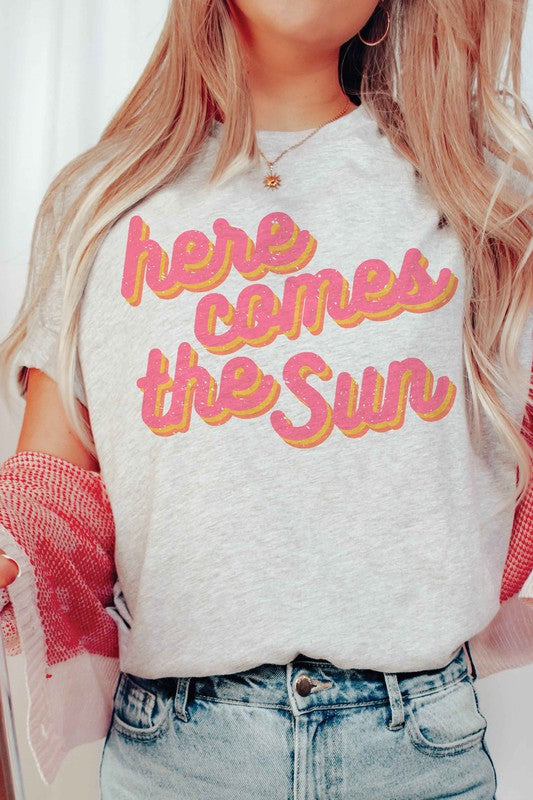 HERE COMES THE SUN GRAPHIC T-SHIRT - lolaluxeshop