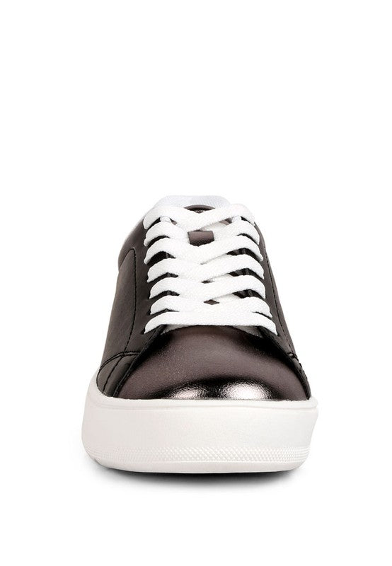 Dory Metallic Accent Sneakers - lolaluxeshop