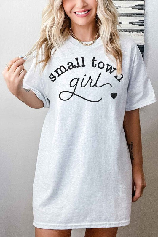 SMALL TOWN GIRL OVERSIZED GRAPHIC TEE - lolaluxeshop