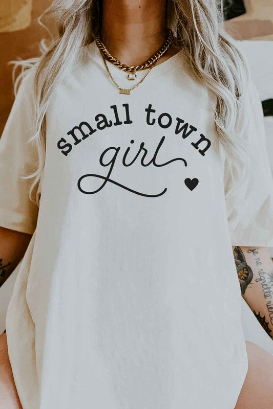 SMALL TOWN GIRL GRAPHIC TEE / T-SHIRT - lolaluxeshop