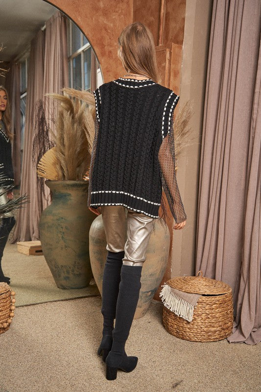 Solid V-Neck Sleeveless Pocket Detail Sweater - lolaluxeshop