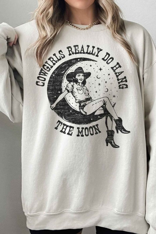 COWGIRLS HAND THE MOON OVERSIZED SWEATSHIRT - lolaluxeshop