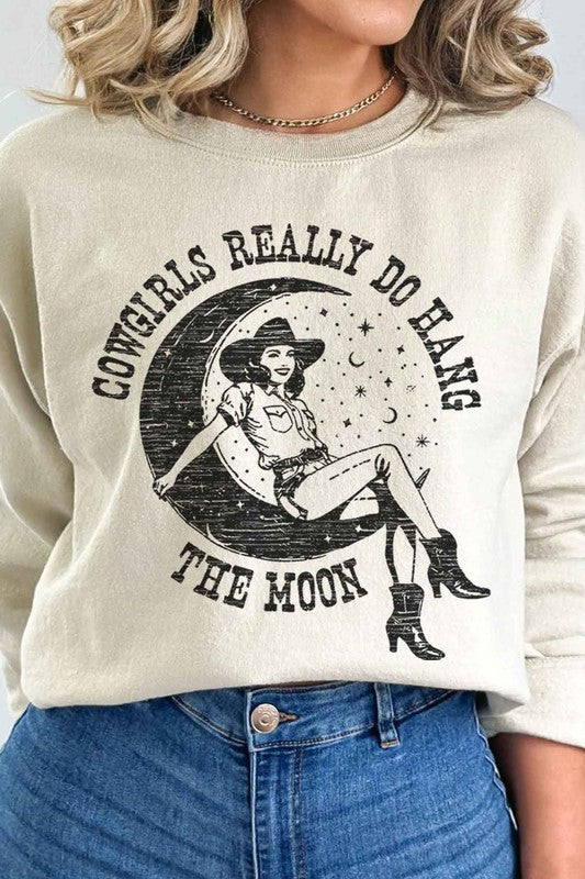 COWGIRLS HAND THE MOON GRAPHIC SWEATSHIRT - lolaluxeshop