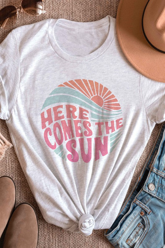 HERE COMES THE SUN Graphic Tee - lolaluxeshop