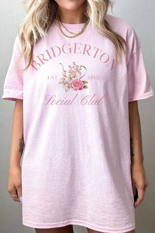 BRIDGERTON SOCIAL CLUB OVERSIZED GRAPHIC TEE