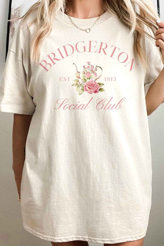 BRIDGERTON SOCIAL CLUB OVERSIZED GRAPHIC TEE