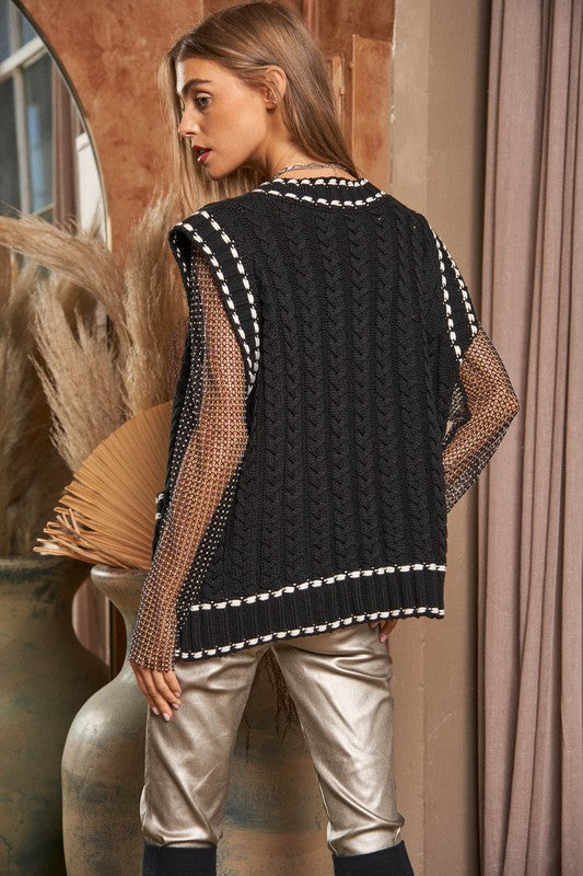 Solid V-Neck Sleeveless Pocket Detail Sweater - lolaluxeshop