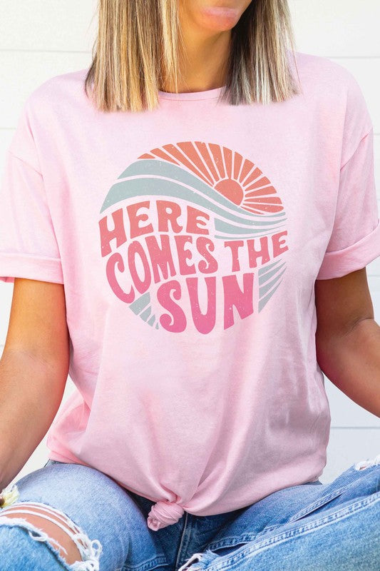 HERE COMES THE SUN Graphic Tee - lolaluxeshop