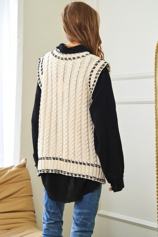 Solid V-Neck Sleeveless Pocket Detail Sweater - lolaluxeshop