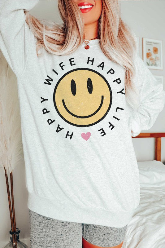 PLUS SIZE - HAPPY WIFE HAPPY LIFE Sweatshirt - lolaluxeshop