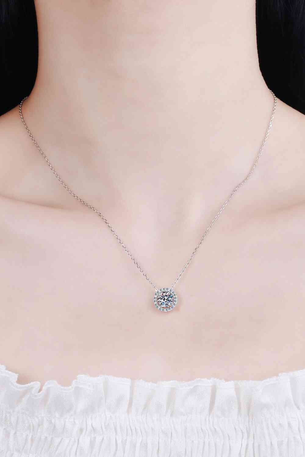 1 Carat Moissanite Round Pendant Chain Necklace - lolaluxeshop