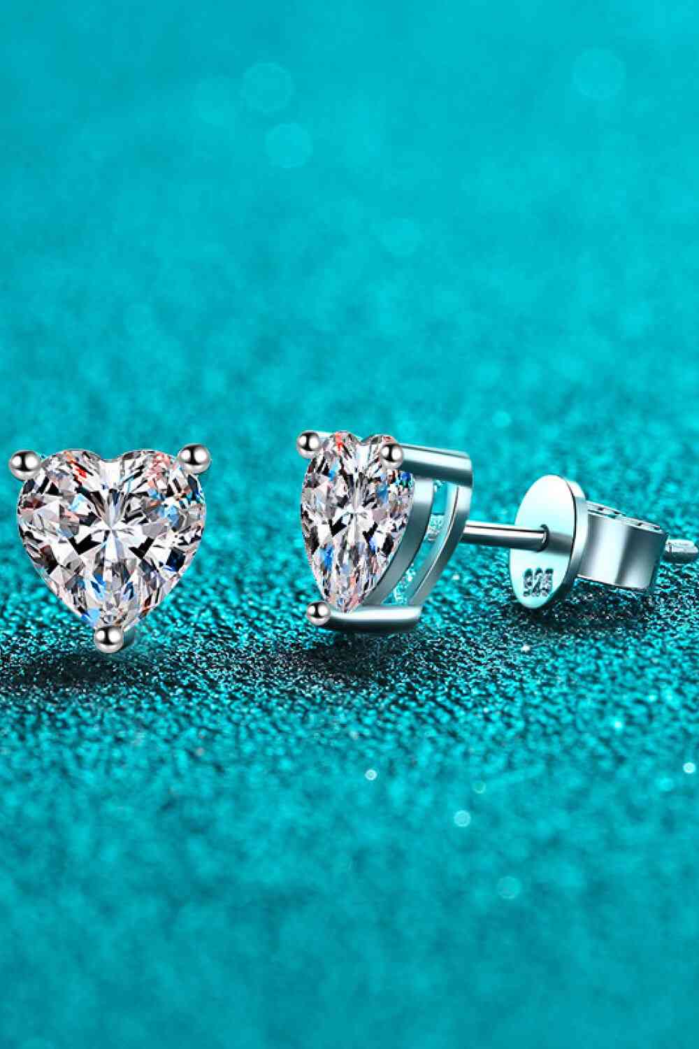 2 Carat Moissanite Heart-Shaped Stud Earrings - lolaluxeshop