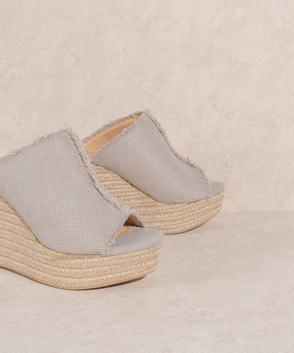 OASIS SOCIETY Bliss   Distressed Linen Wedge - LOLA LUXE