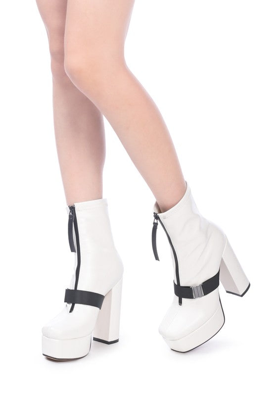 BOOMER CHUNKY HIGH BLOCK HEEL BOOTS - lolaluxeshop