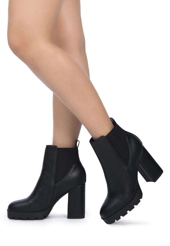 BOLT BLOCK HEELED CHELSEA BOOT - lolaluxeshop