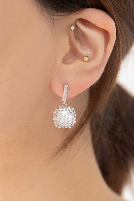 Soigne Drop Earrings - LOLA LUXE