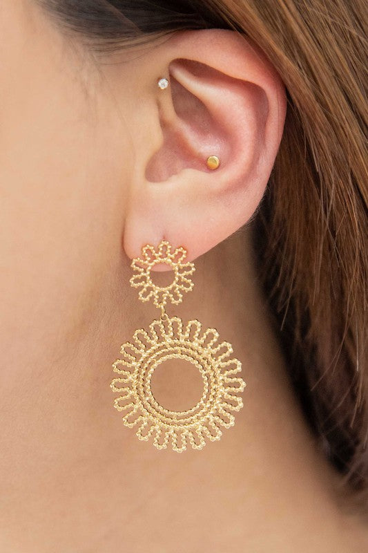 Lace Flower Drop Earrings - LOLA LUXE