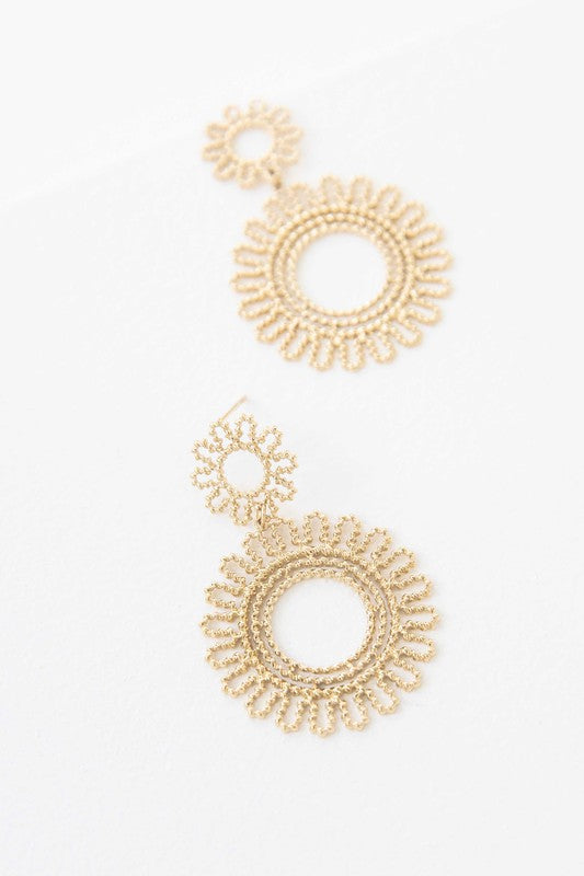 Lace Flower Drop Earrings - LOLA LUXE