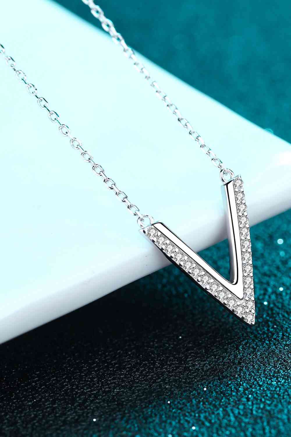 Adored Sterling Silver V Letter Pendant Necklace - lolaluxeshop