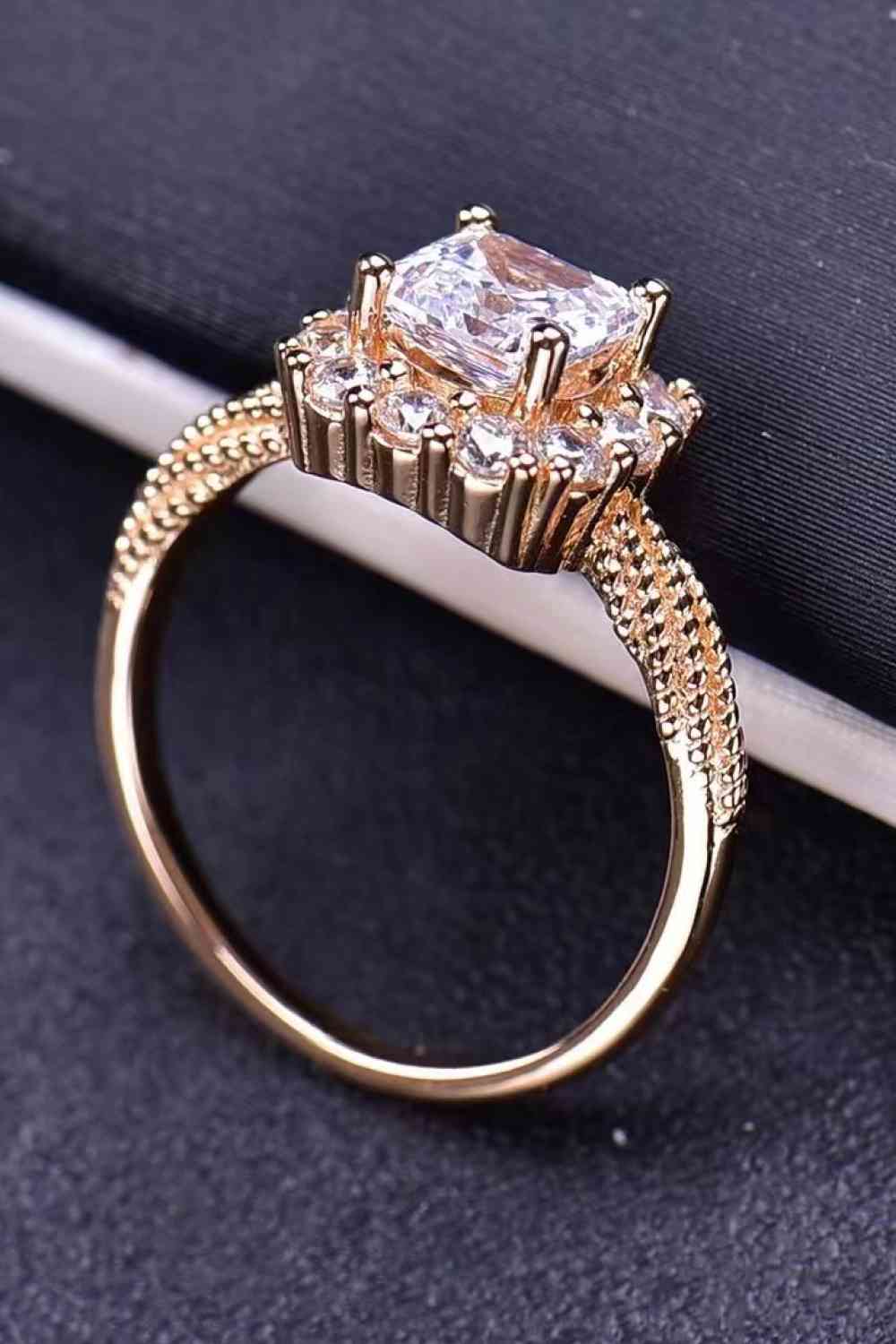 1 Carat Moissanite Twisted Ring - lolaluxeshop