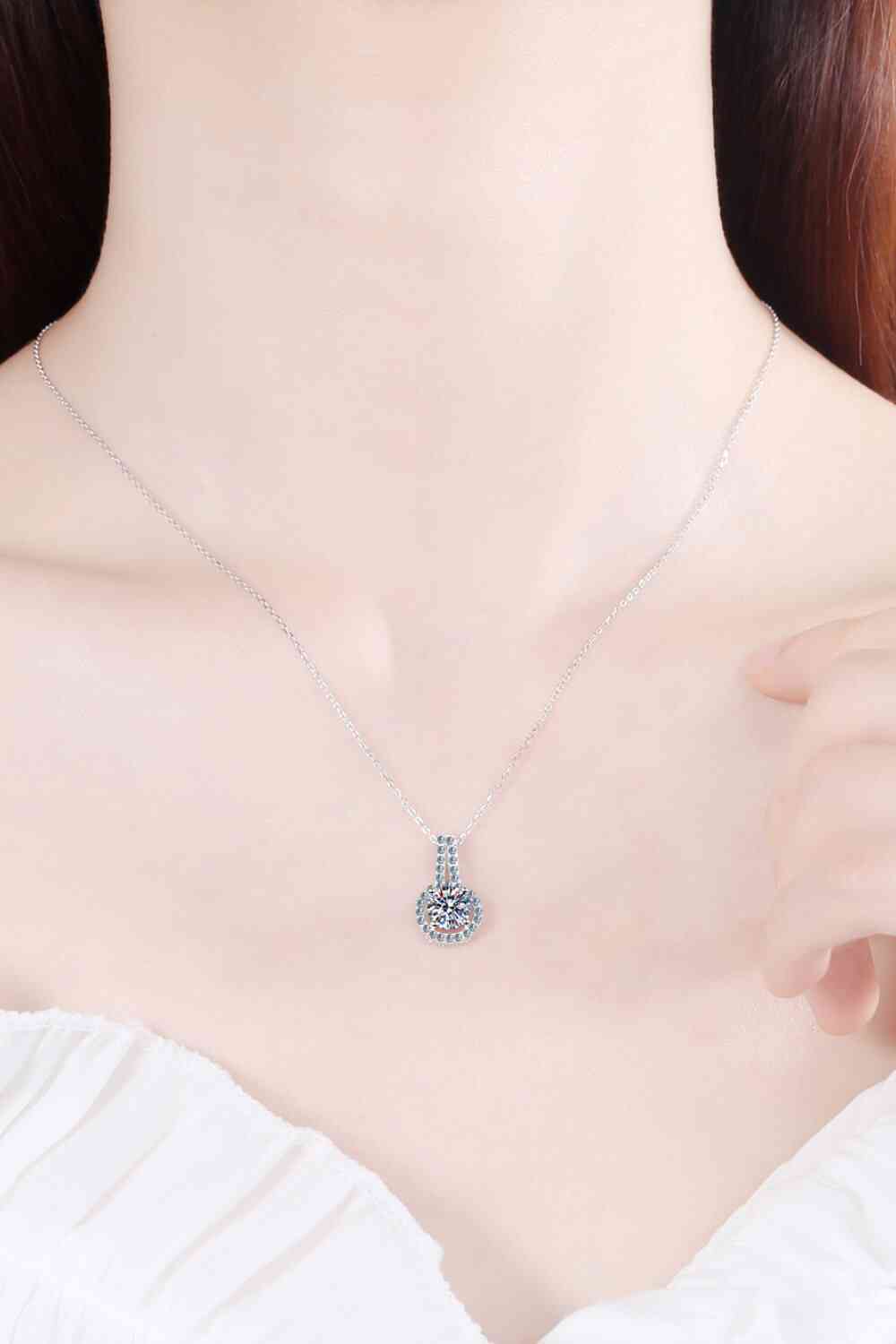 Build You Up Moissanite Round Pendant Chain Necklace - lolaluxeshop