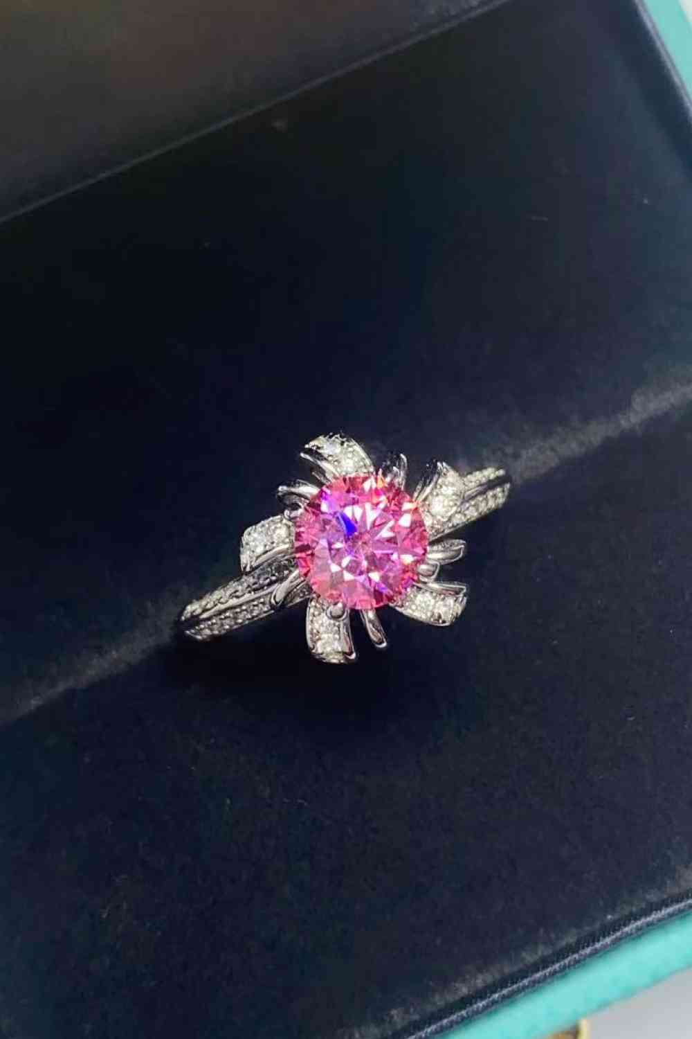 1 Carat Moissanite Flower-Shaped Ring - lolaluxeshop