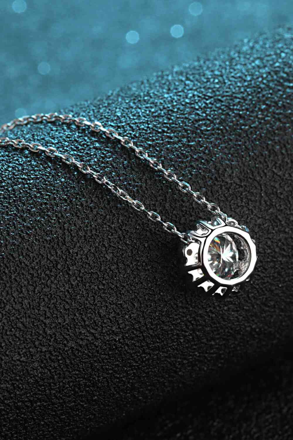 Flower-Shaped Moissanite Pendant Necklace - lolaluxeshop