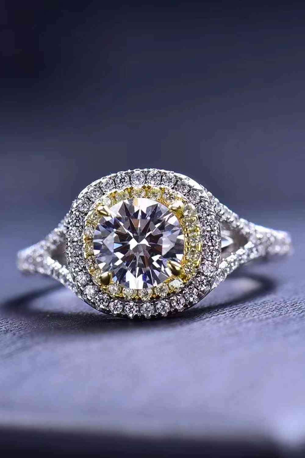 Two-Tone 1 Carat Moissanite Ring - lolaluxeshop