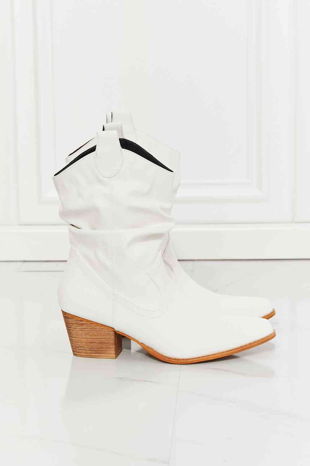 MMShoes Better in Texas Scrunch Cowboy Boots in White - lolaluxeshop