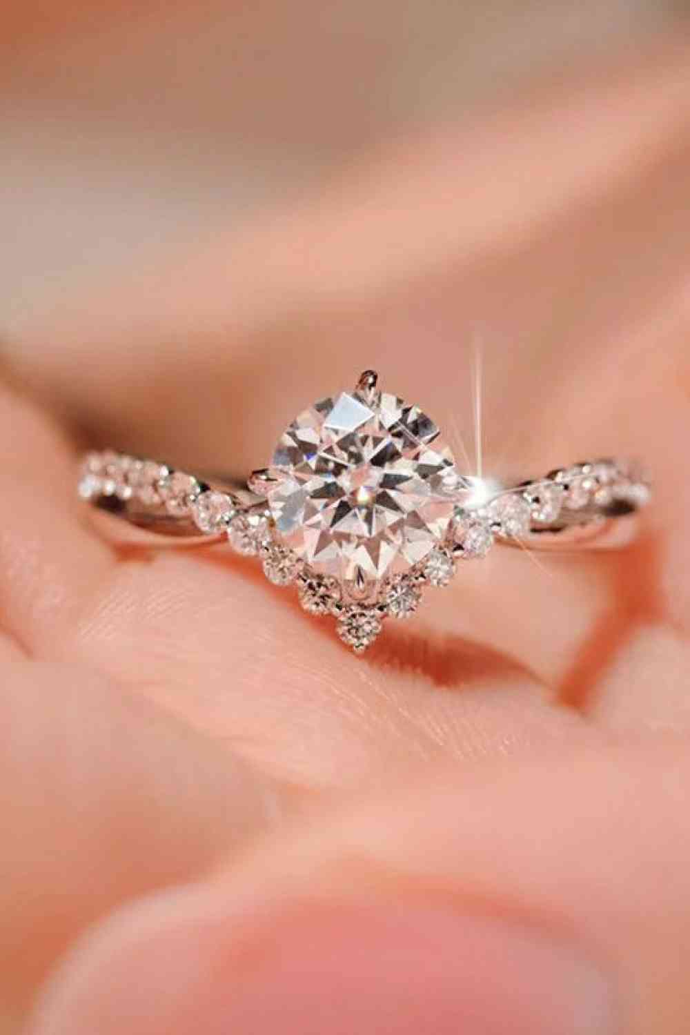 Bold Beauty 1 Carat Moissanite Heart-Shaped Ring - lolaluxeshop