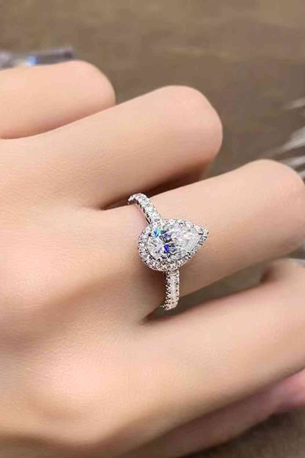 2 Carat Moissanite Teardrop Cluster Ring - lolaluxeshop