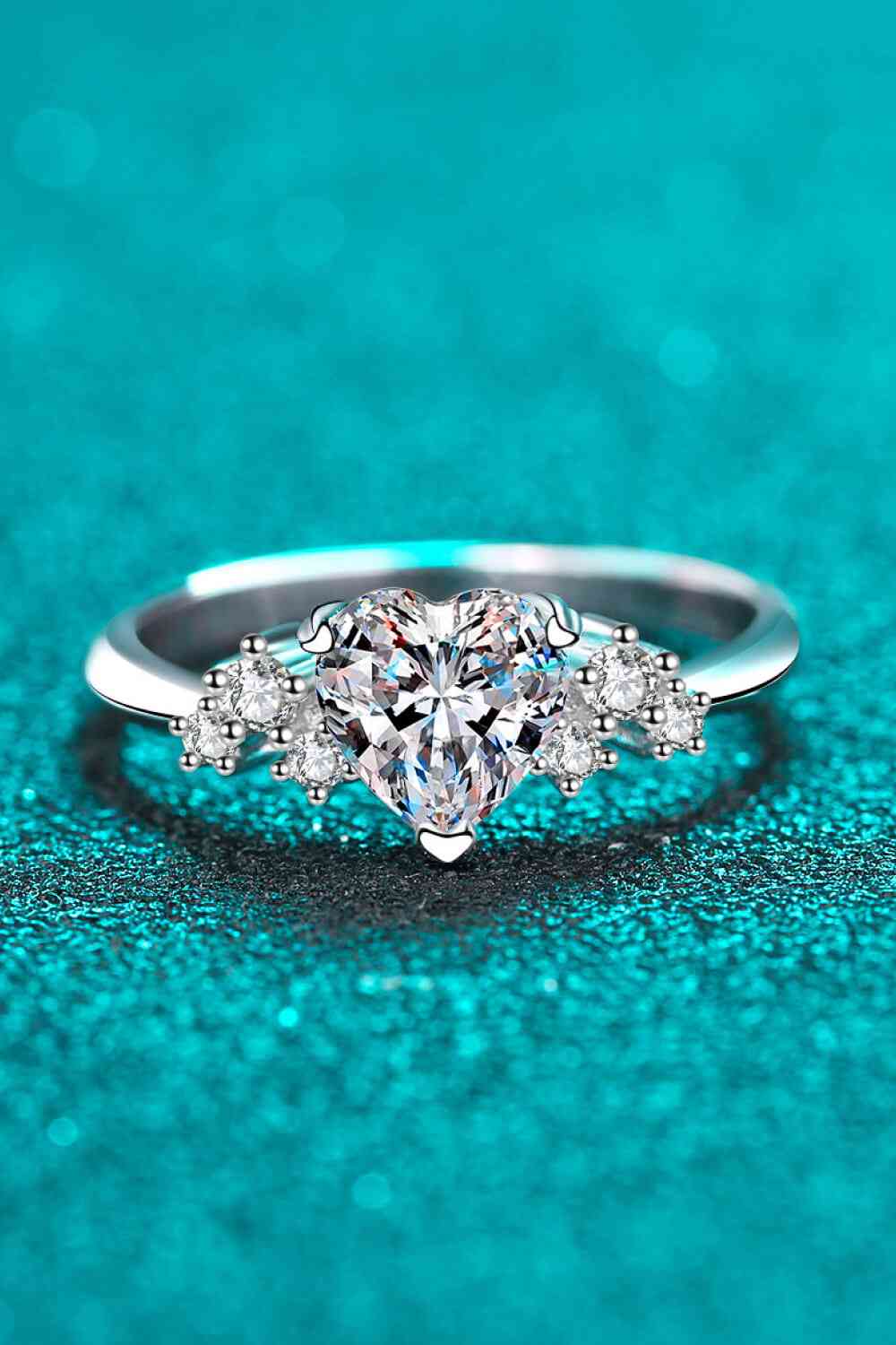 1 Carat Moissanite Heart Ring - lolaluxeshop