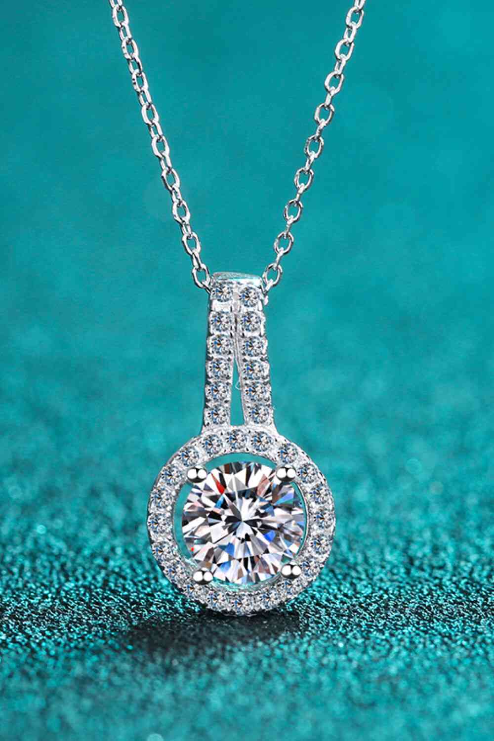 Build You Up Moissanite Round Pendant Chain Necklace - lolaluxeshop