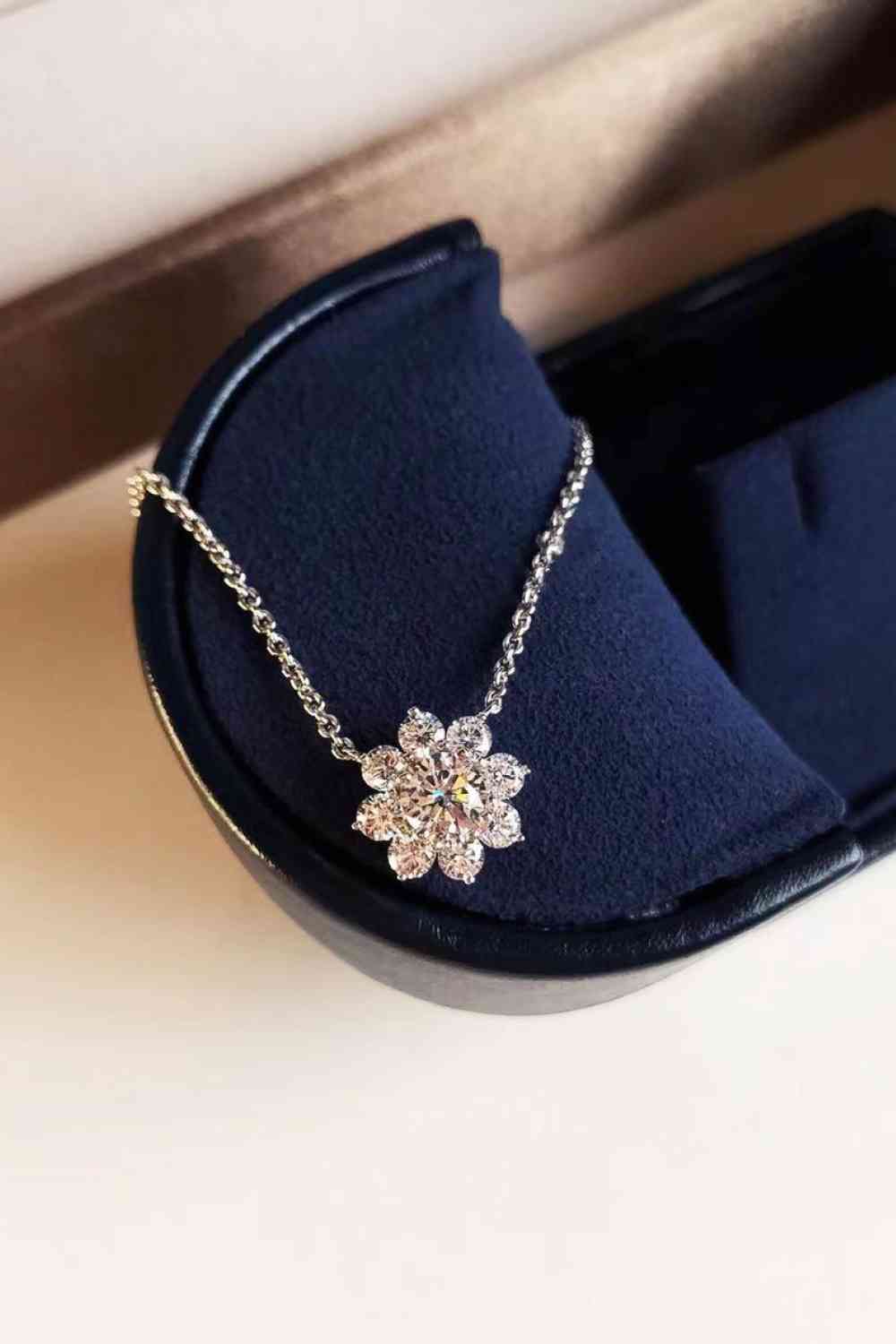 1 Carat Moissanite Floral Pendant Necklace - lolaluxeshop