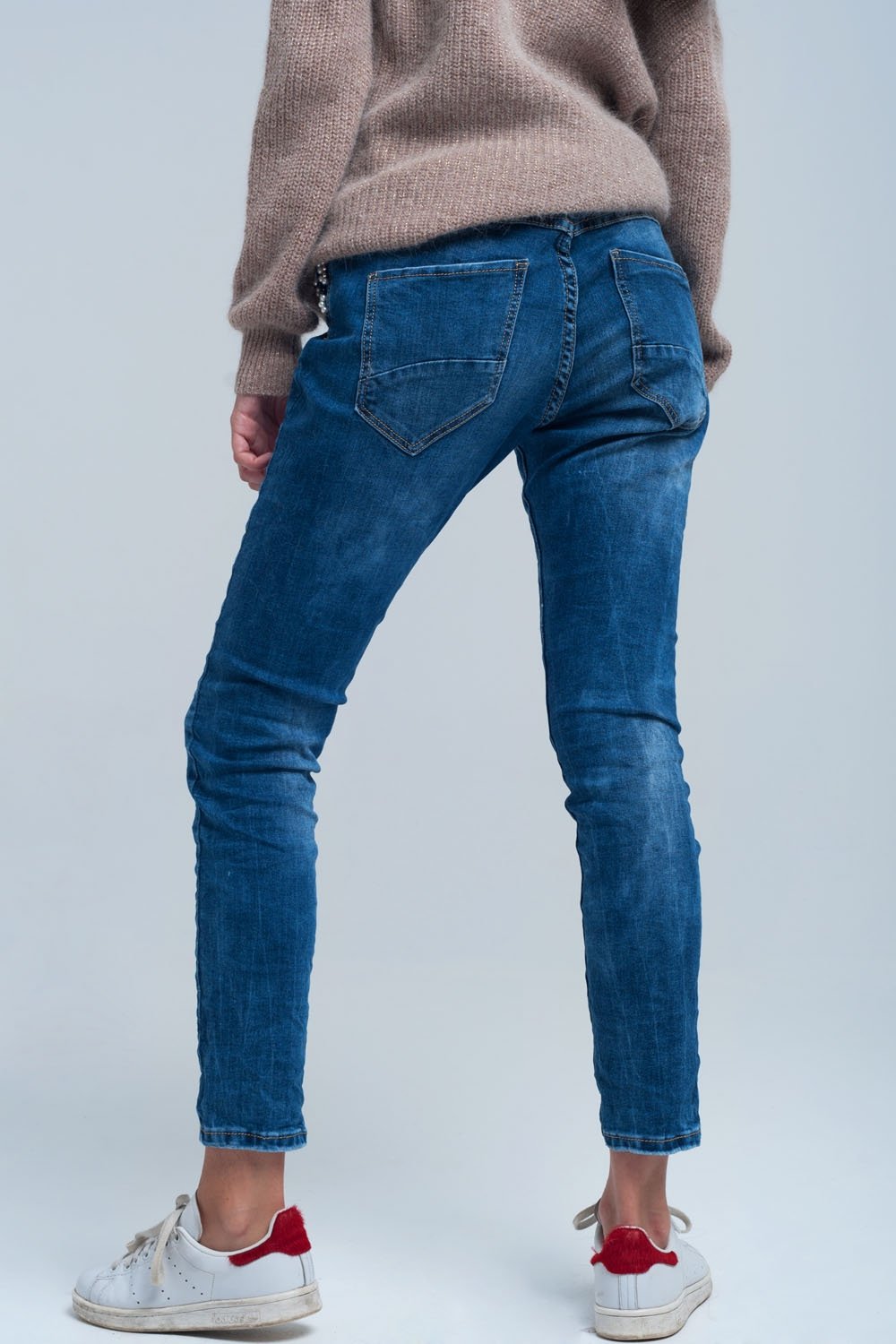 Blue Boyfriend Jeans With Pearls - LOLA LUXE