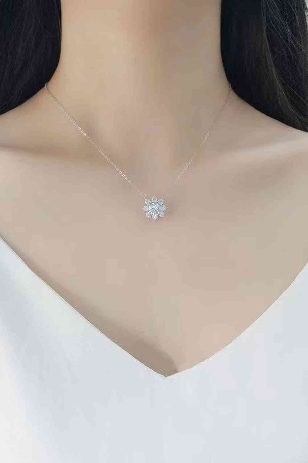 1 Carat Moissanite Floral Pendant Necklace - lolaluxeshop