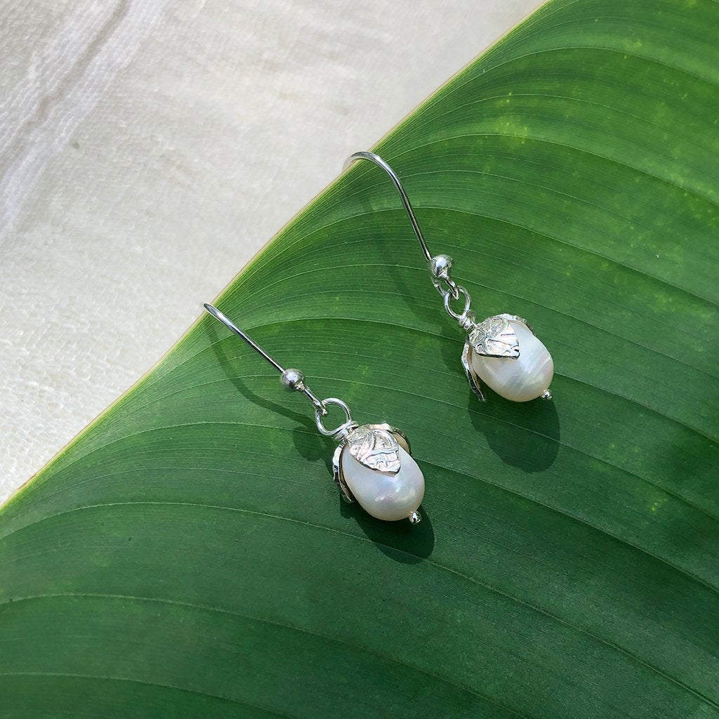 Freshwater Pearl Teardrop Earrings - LOLA LUXE