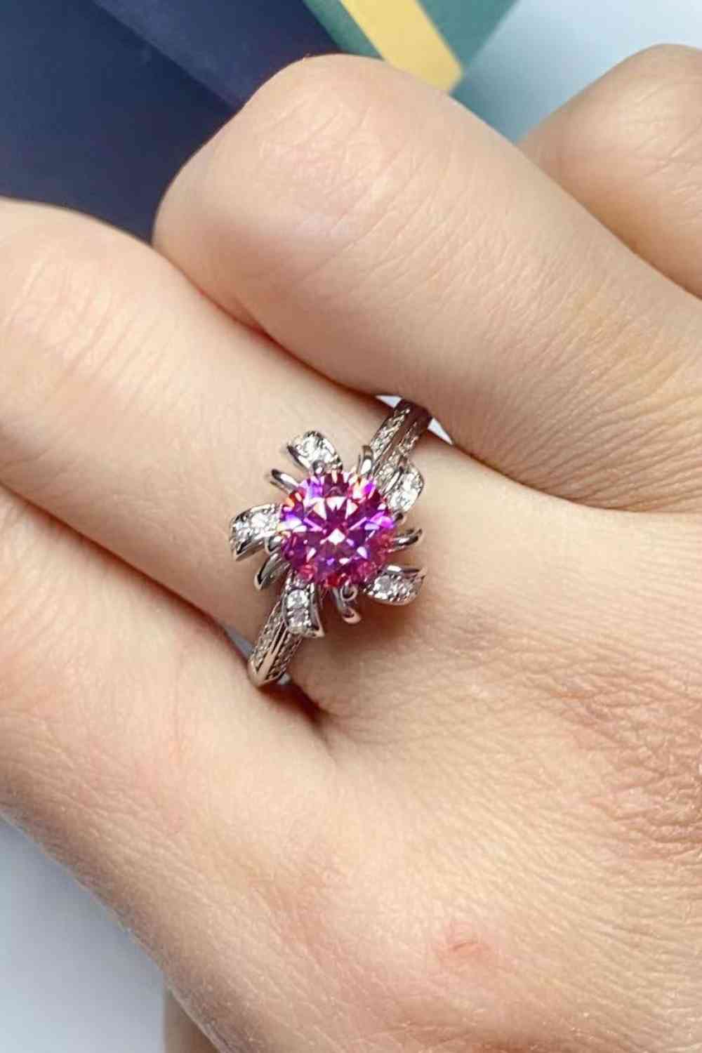 1 Carat Moissanite Flower-Shaped Ring - lolaluxeshop