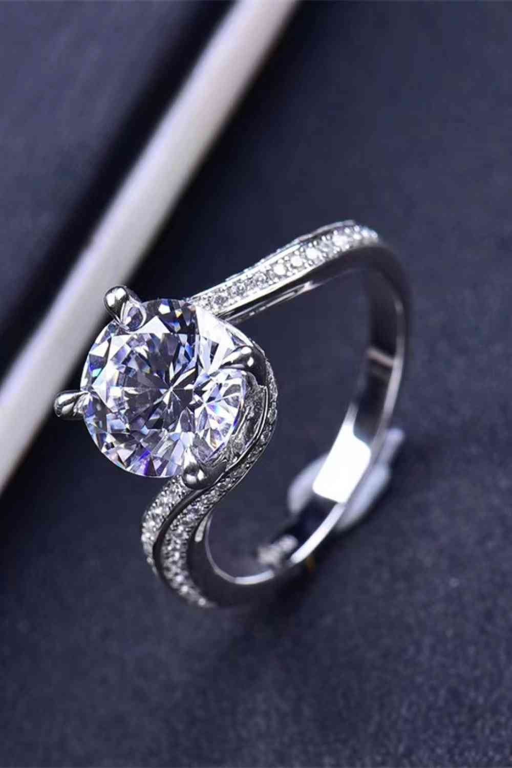 Keep Your Eyes On Me 3 Carat Moissanite Ring - lolaluxeshop