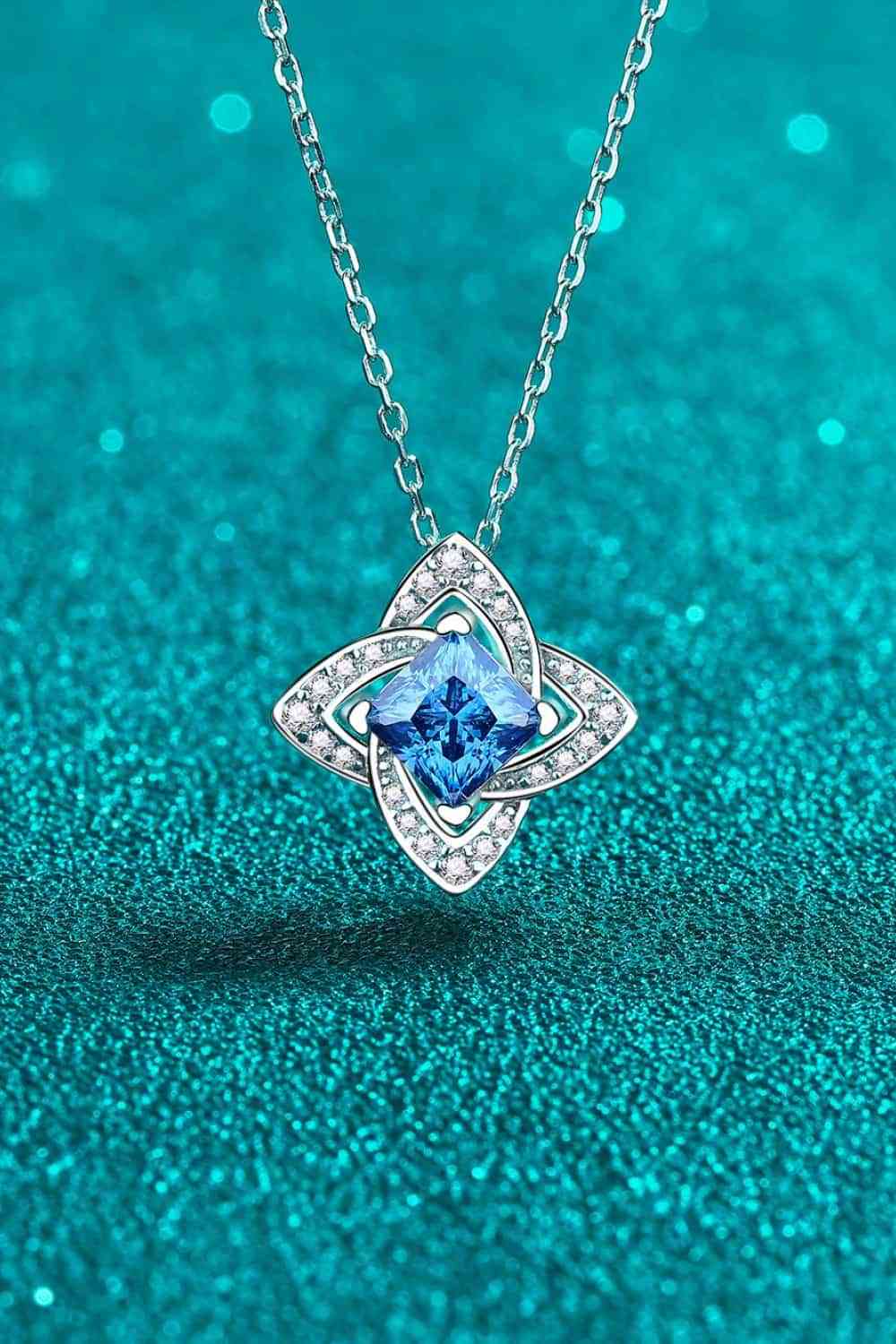 1 Carat Moissanite Floral Pendant Necklace - lolaluxeshop