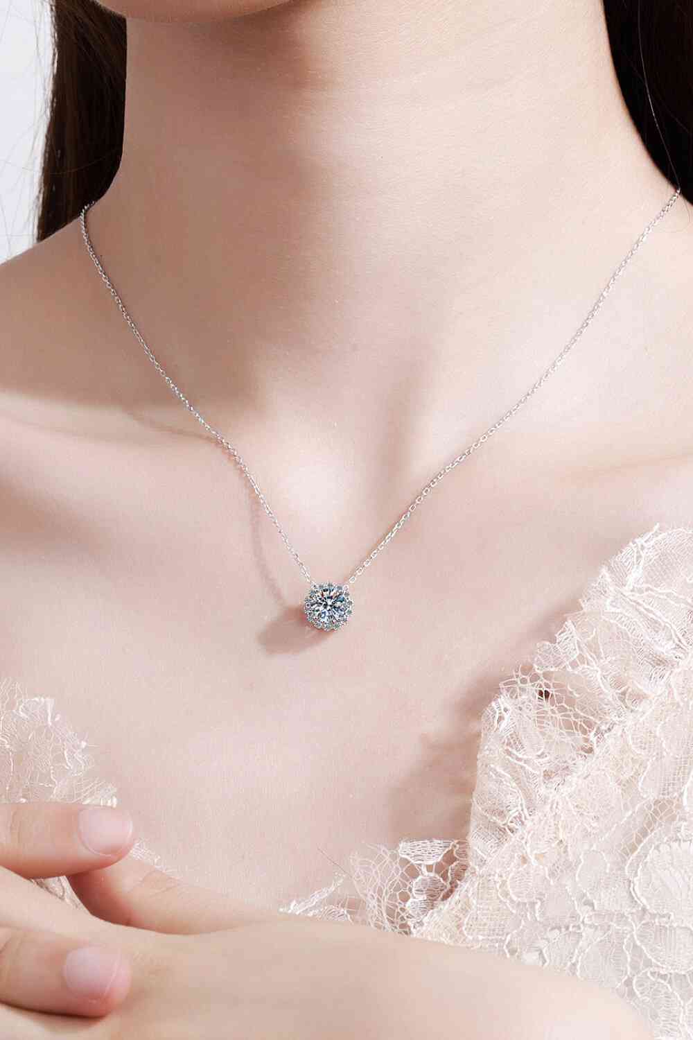 Flower-Shaped Moissanite Pendant Necklace - lolaluxeshop