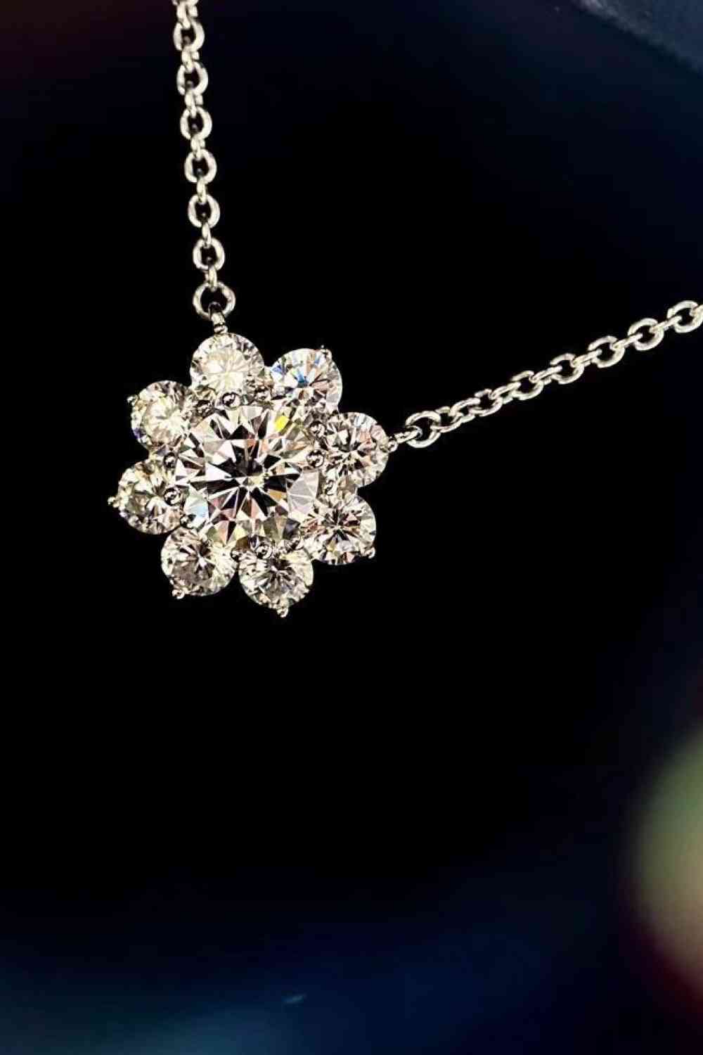 1 Carat Moissanite Floral Pendant Necklace - lolaluxeshop