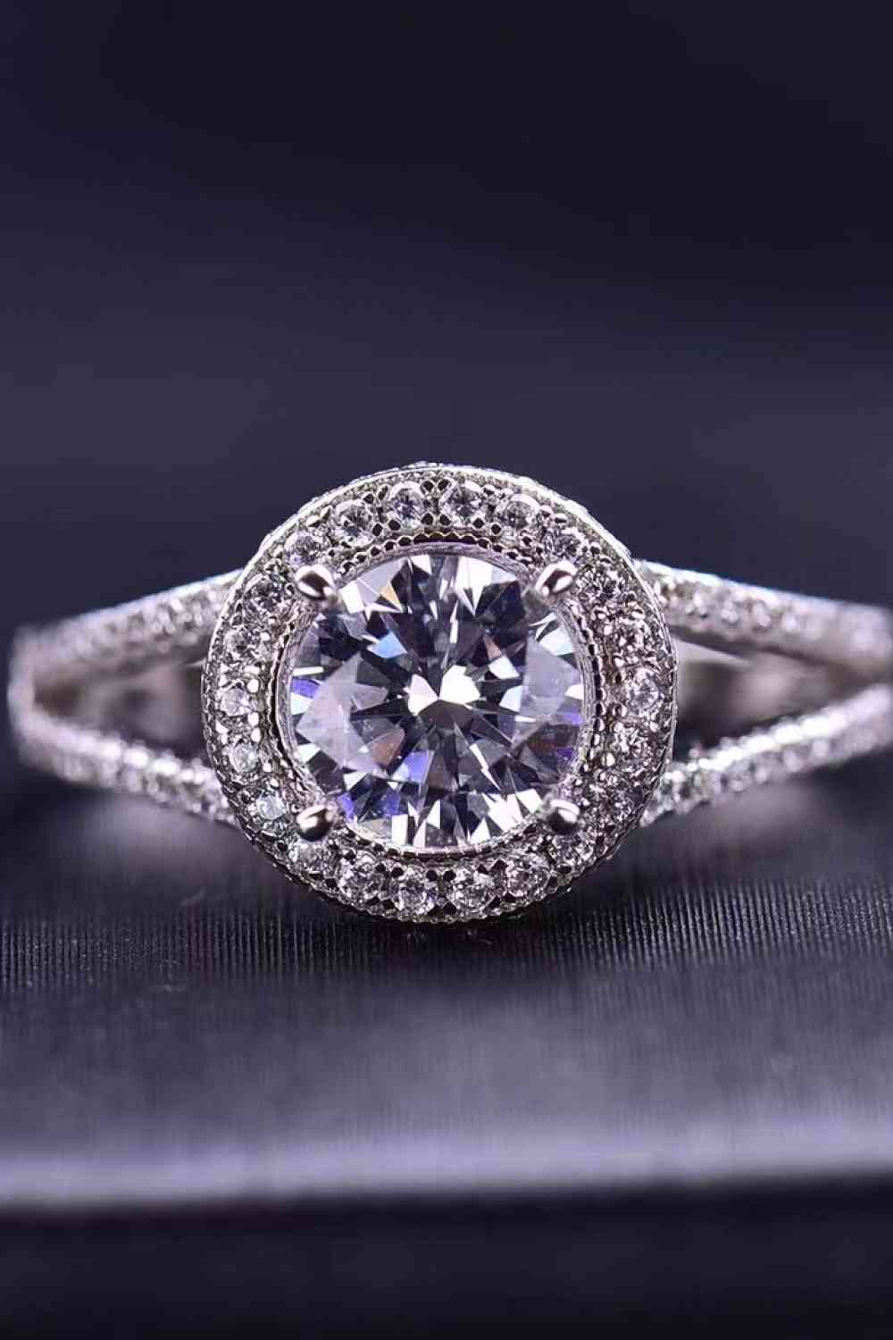 Shiny and Chic 1 Carat Moissanite Ring - lolaluxeshop