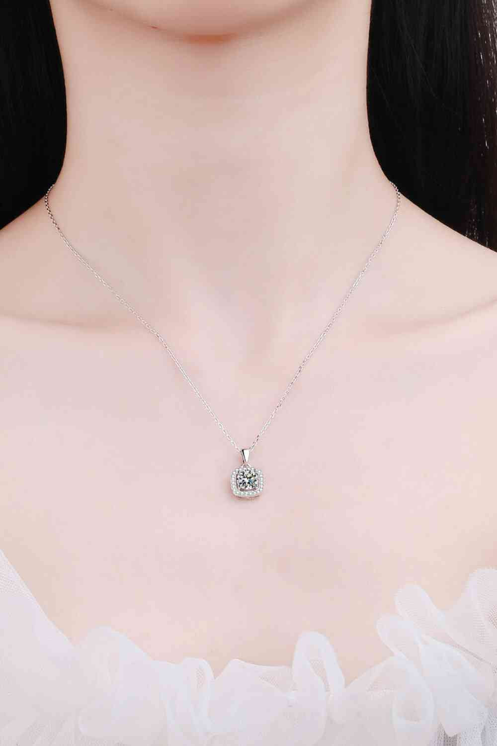 Moissanite Square Pendant Chain Necklace - lolaluxeshop