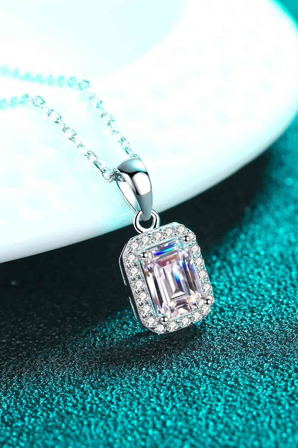 Square Moissanite Pendant Chain Necklace - lolaluxeshop